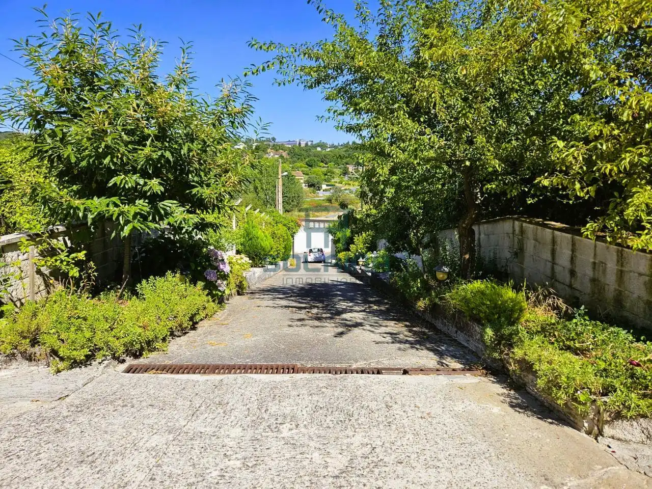 Vista exterior de Casa o xalet en venda en Ourense Capital  amb Calefacció i Jardí privat