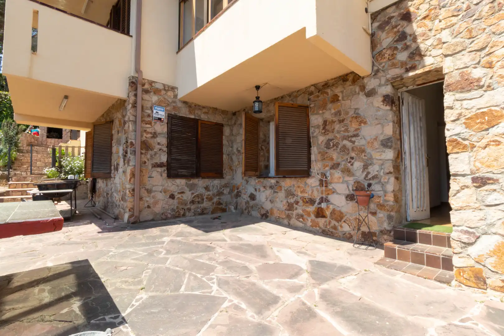 Vista exterior de Casa o xalet en venda en Sant Cebrià de Vallalta amb Calefacció, Jardí privat i Terrassa