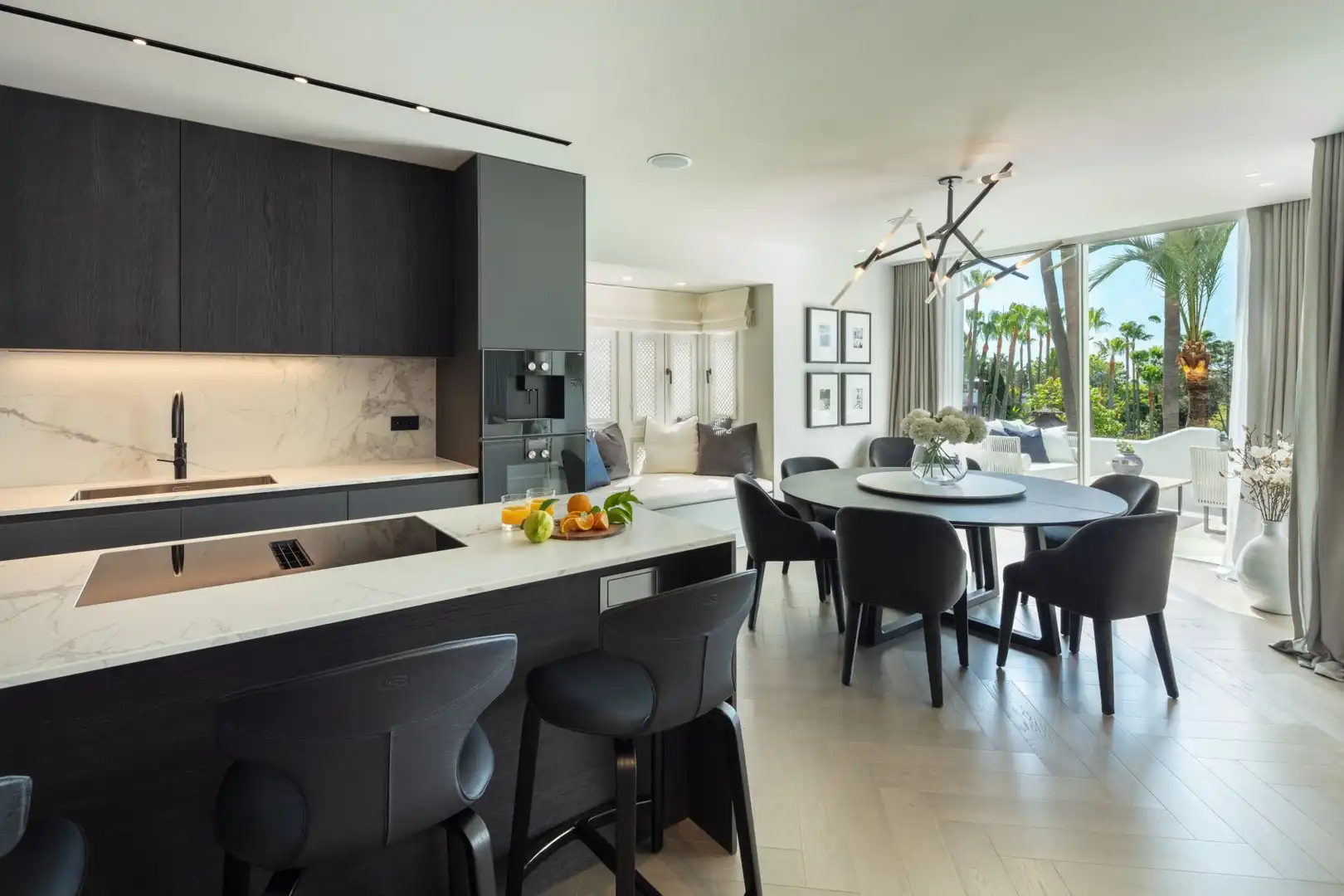 Küche von Maisonette zum Verkauf in Marbella mit Klimaanlage, Terrasse und Abstellraum
