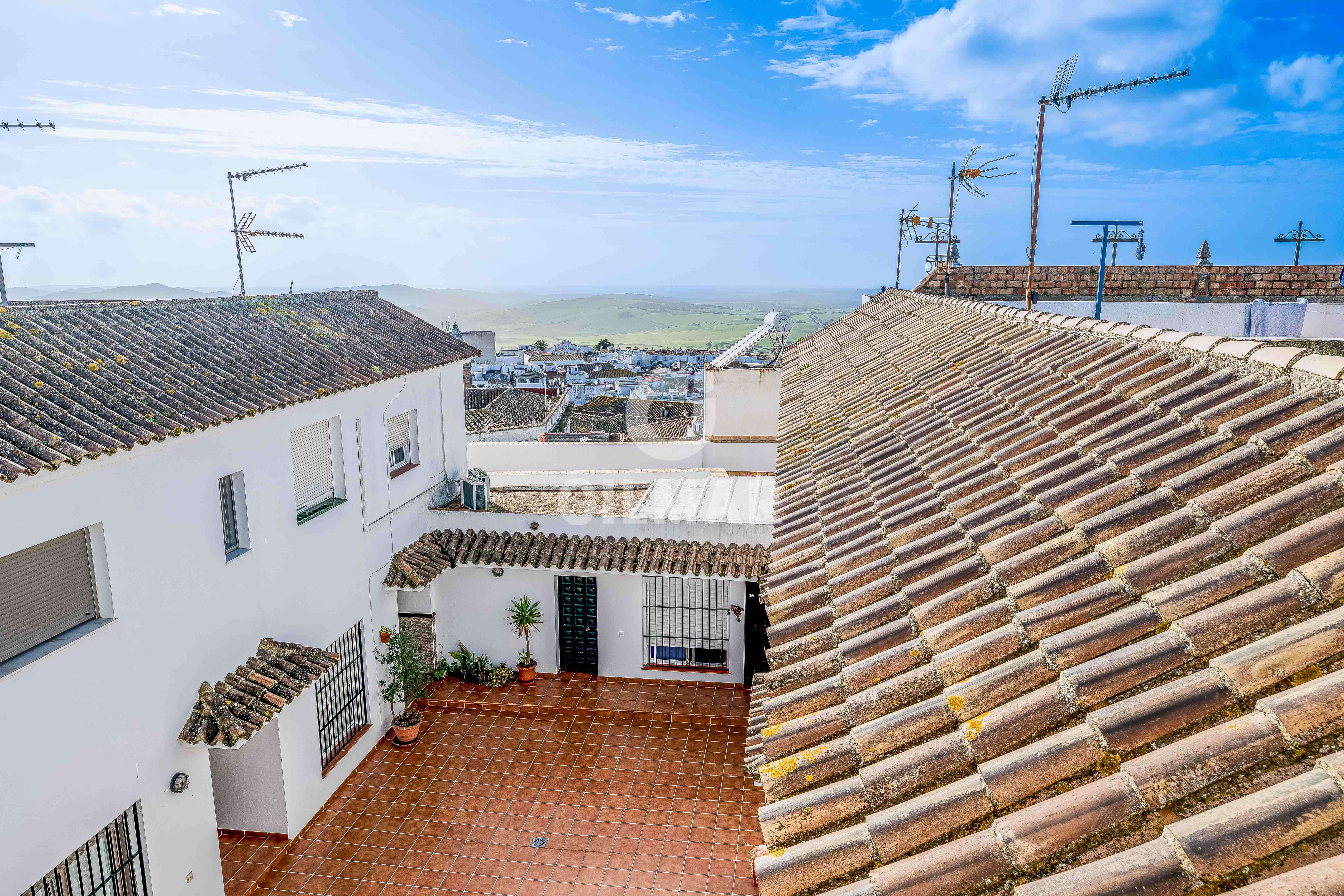 Vista exterior de Dúplex en venda en Medina Sidonia amb Balcó