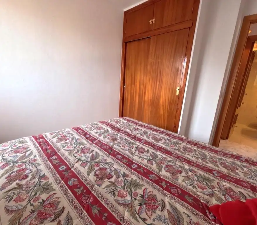 Habitación de Piso en venta en Fuengirola con Aire acondicionado, Calefacción y Terraza
