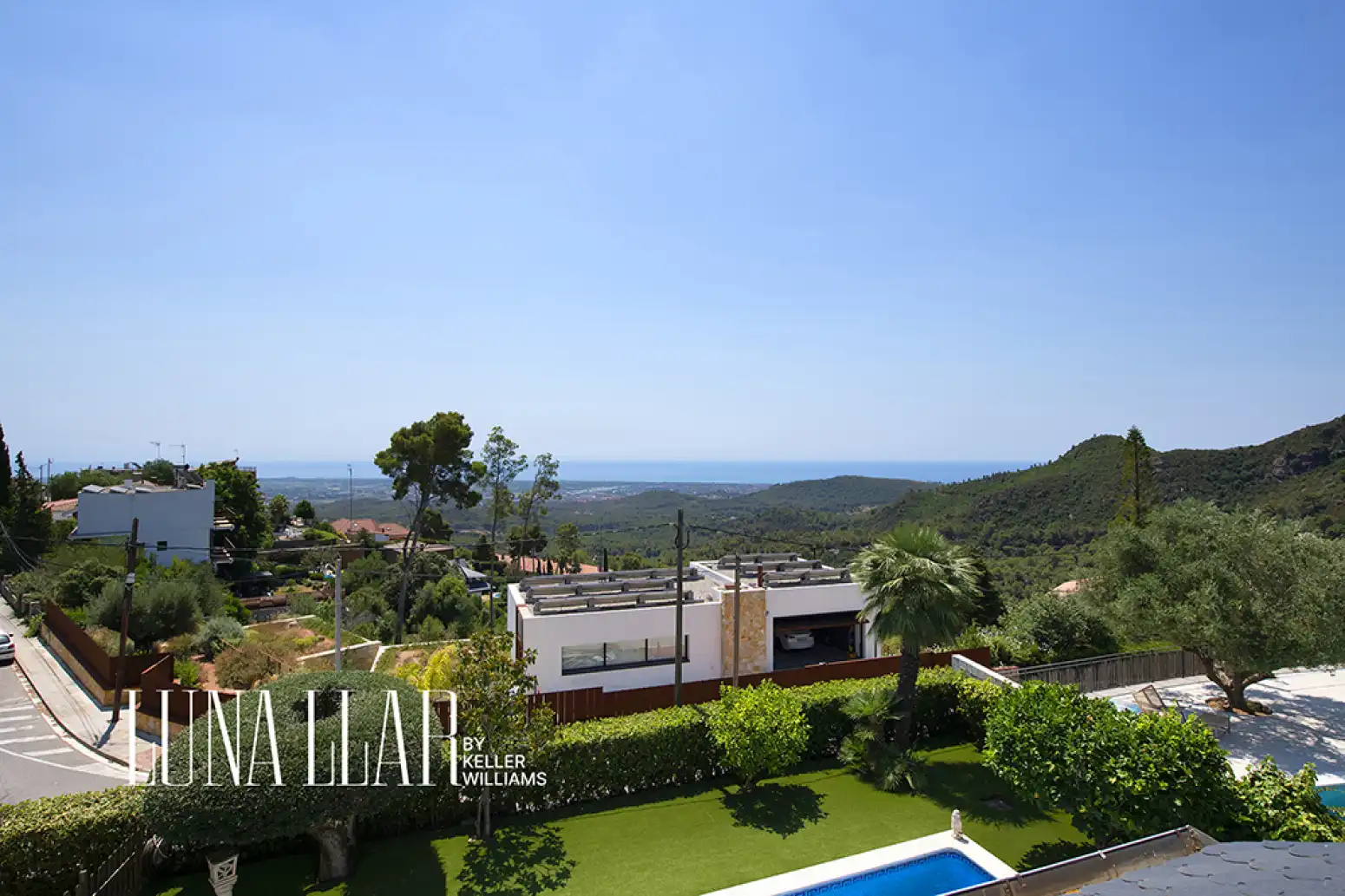 Vista exterior de Casa o xalet en venda en Gavà amb Calefacció i Piscina