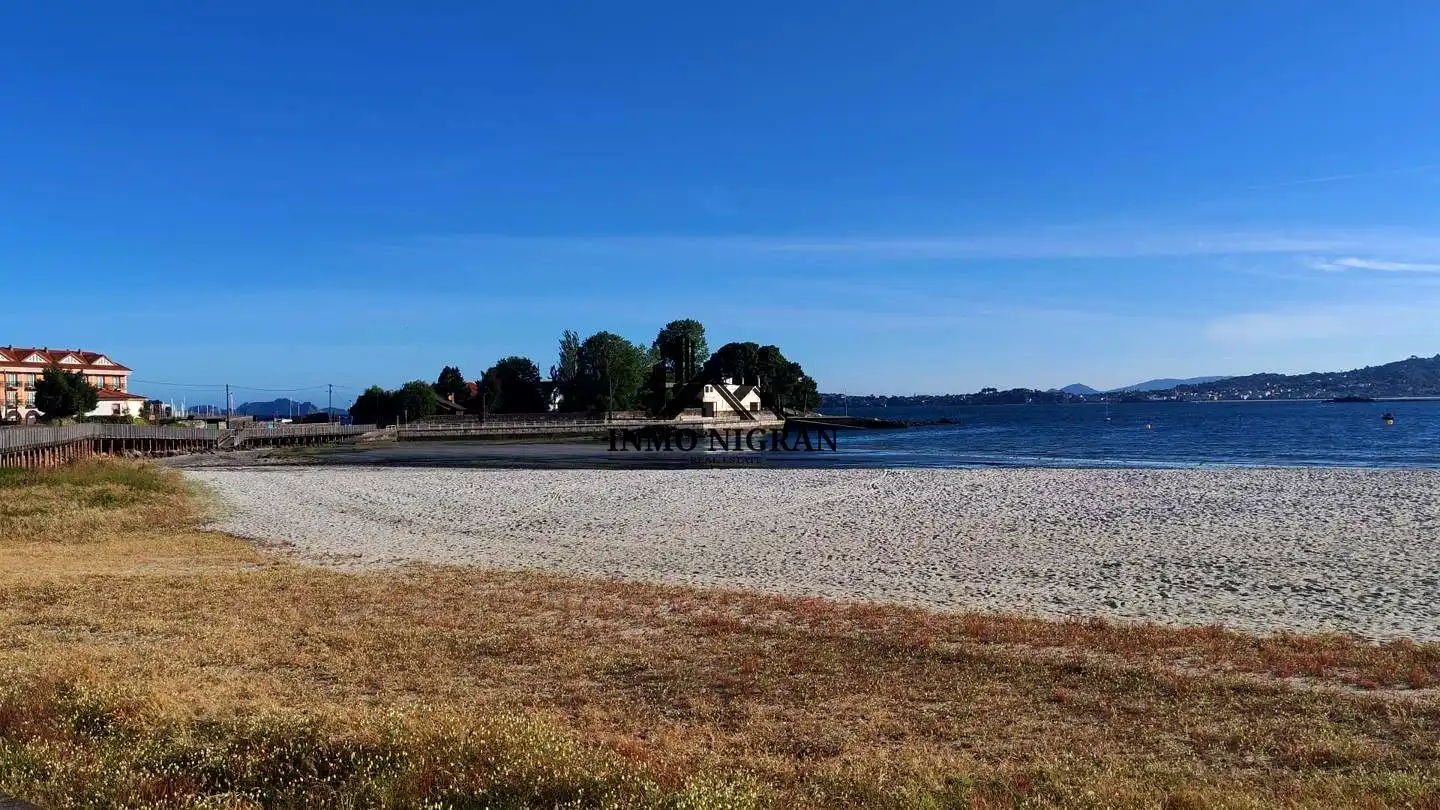 Piso en venta en Baiona con Calefacción, Trastero y Amueblado