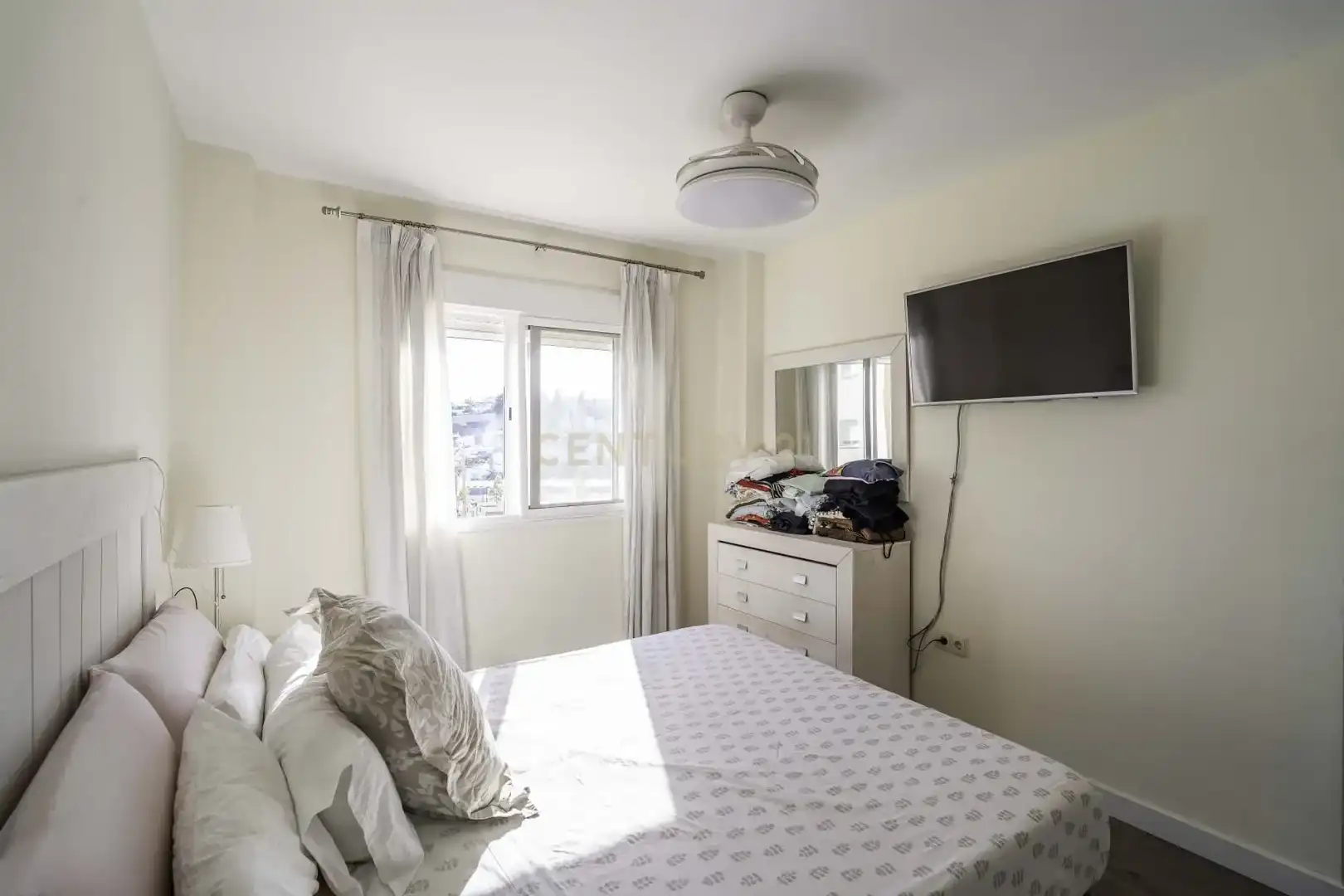 Bedroom of Flat for sale in Fuengirola  with Air Conditioner, Storage room and Swimming Pool