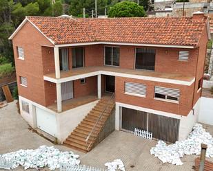 Vista exterior de Casa o xalet en venda en Viladecans amb Calefacció, Jardí privat i Terrassa