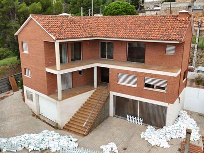 Vista exterior de Casa o xalet en venda en Viladecans amb Calefacció, Jardí privat i Terrassa