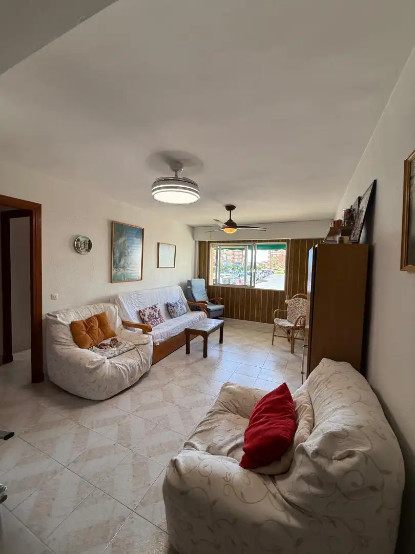 Flat with terrace for sale in Carrer Uruguay 8