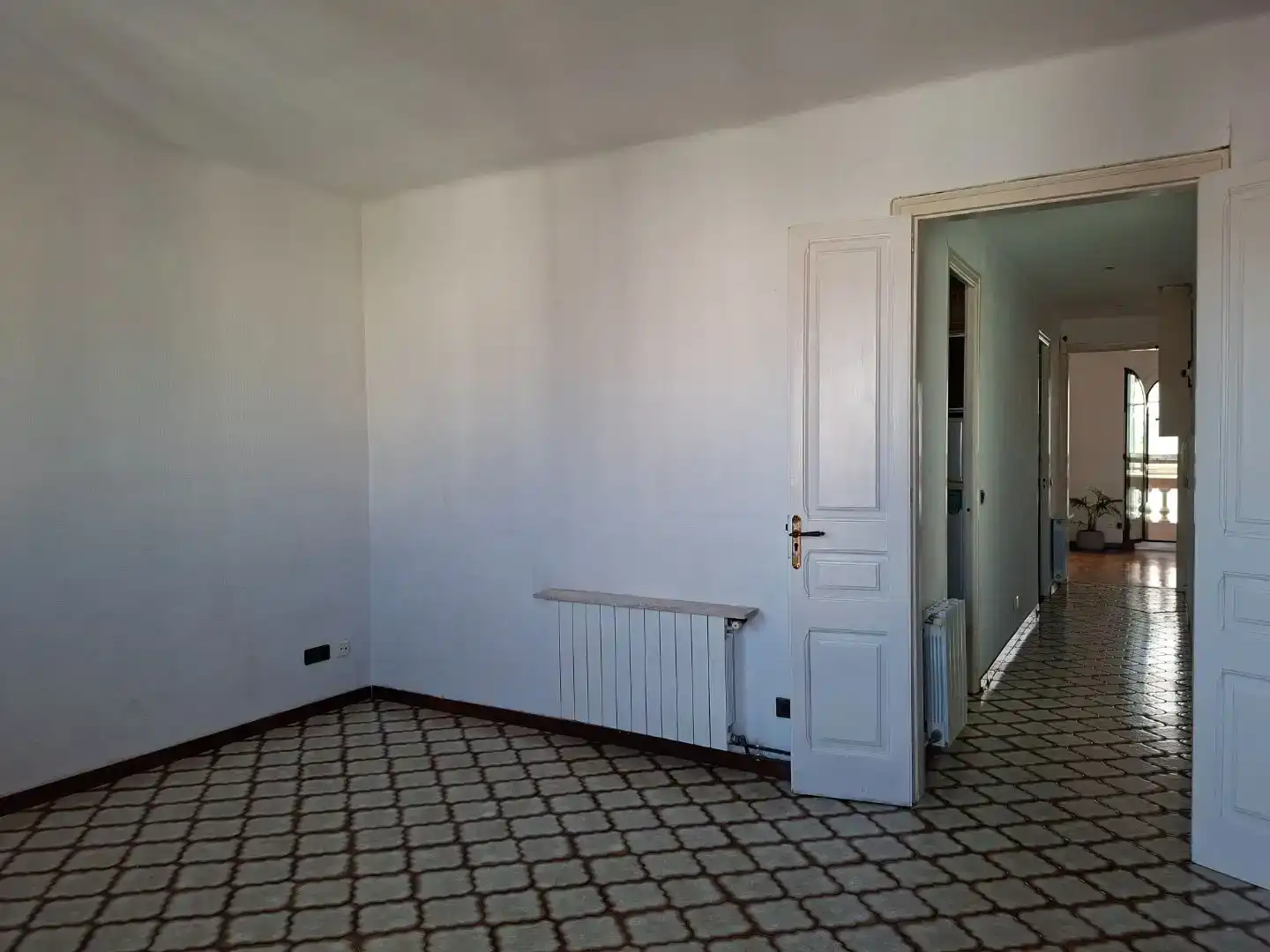 Wohnzimmer von Dachboden zum Verkauf in Sitges mit Balkon