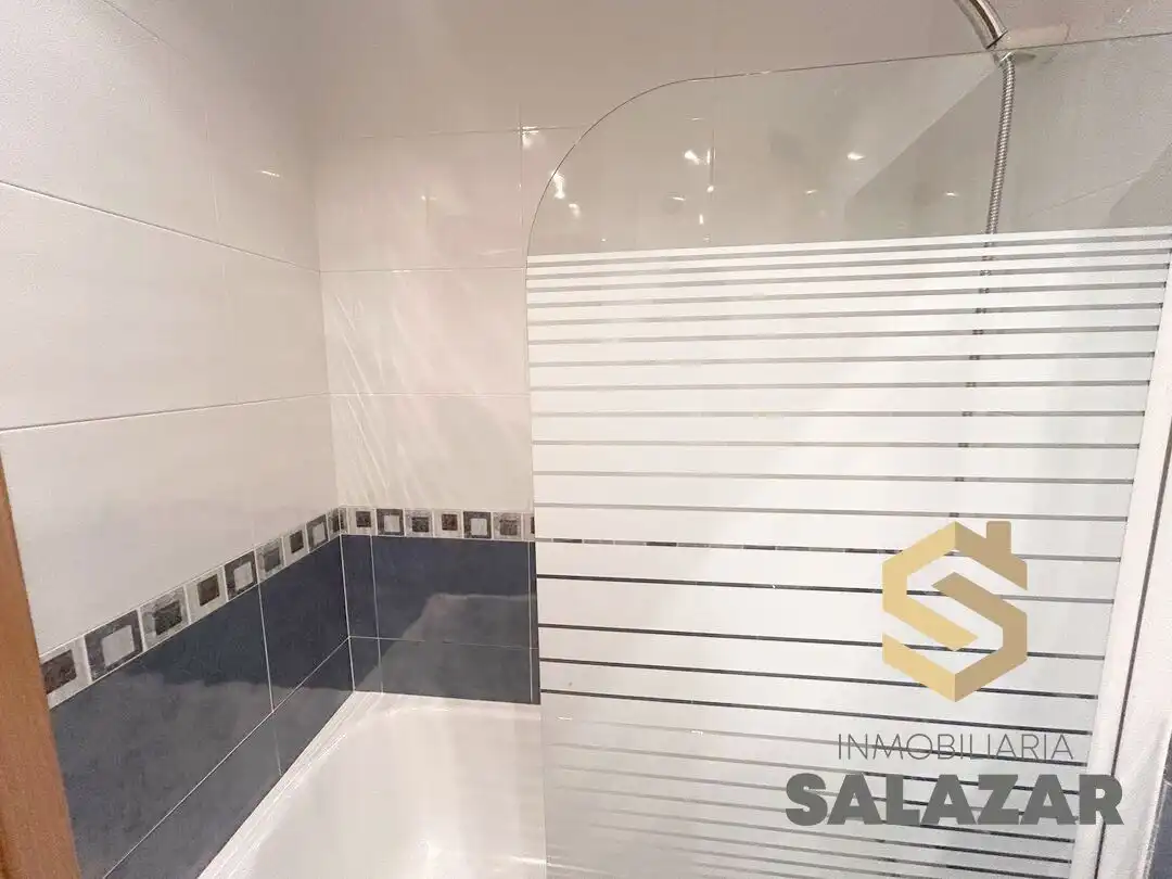Bathroom of Flat for rent in Etxebarri  with Heating