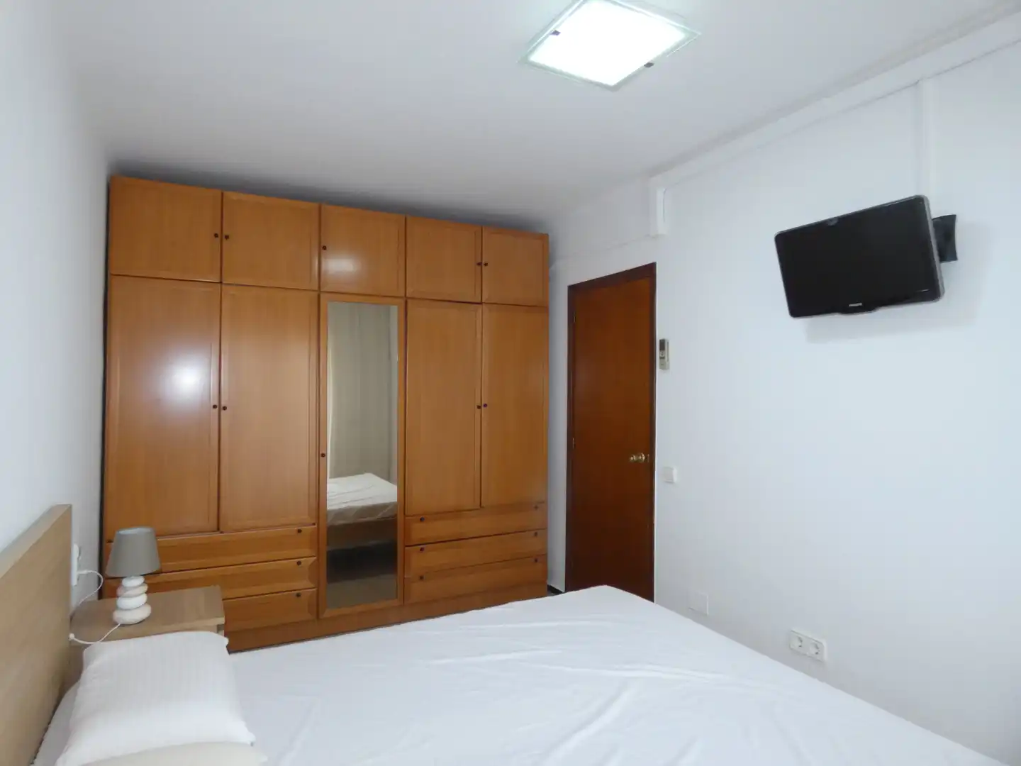 Bedroom of Flat for sale in Girona  with Air Conditioner, Heating and Furnished