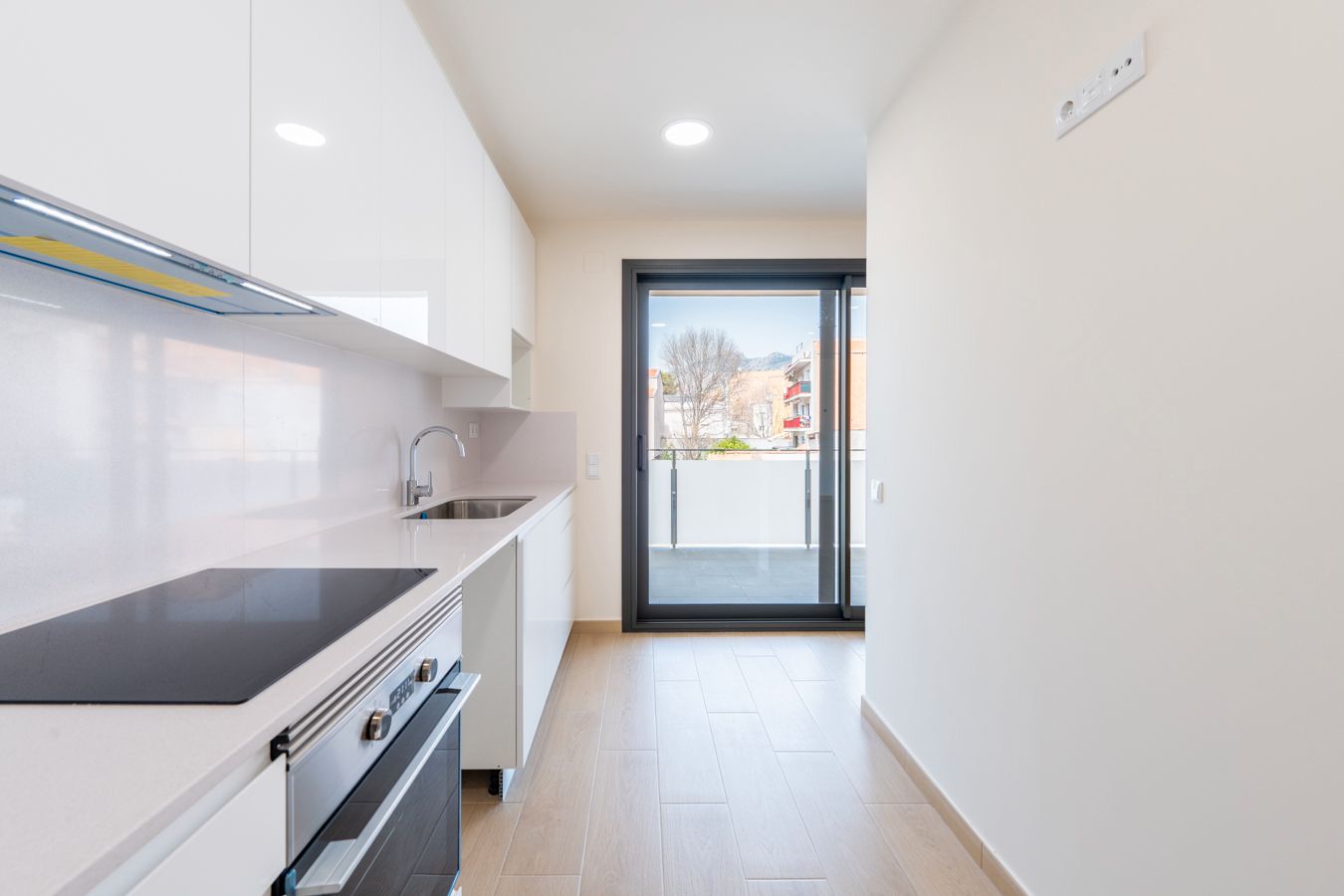 Kitchen of Flat for sale in El Vendrell  with Oven and Balcony