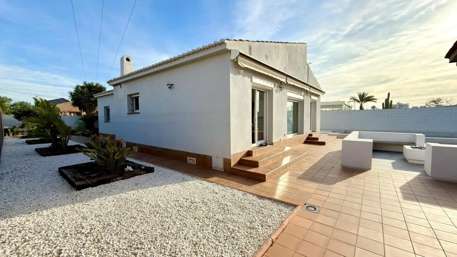 Exterior view of Houses for sale in El Campello  with Air Conditioner, Terrace and Swimming Pool