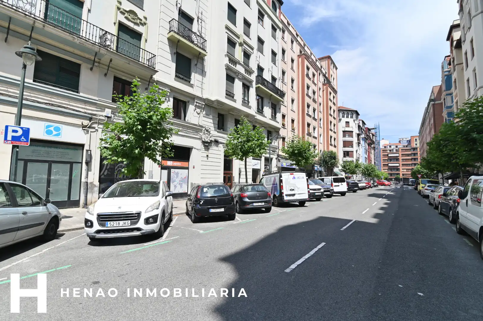 Vista exterior de Pis en venda en Bilbao  amb Calefacció, Parquet i Forn