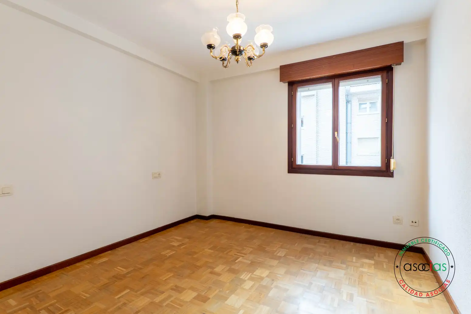 Dormitori de Pis en venda en Gijón  amb Calefacció i Parquet