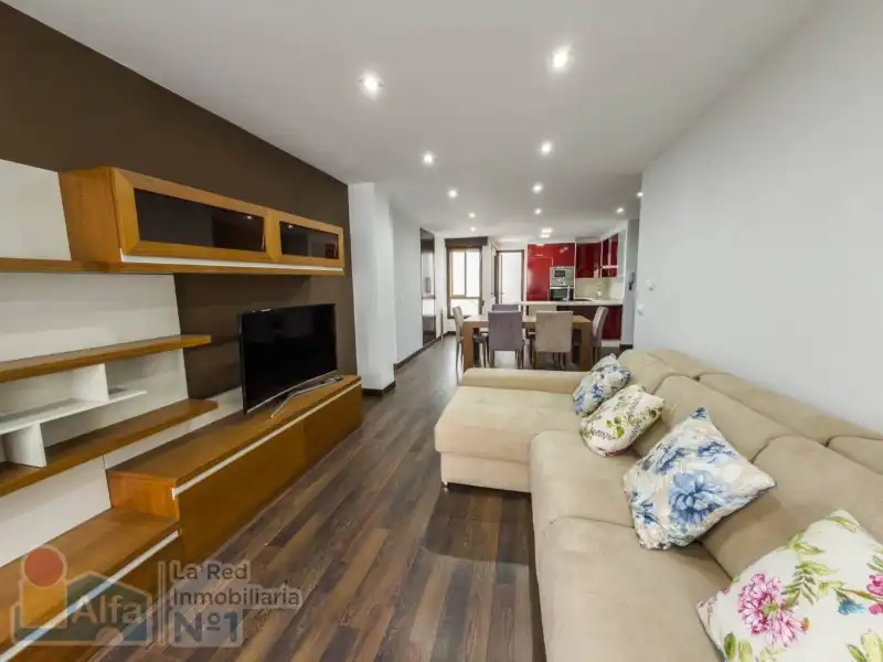 Sala d'estar de Pis en venda en Vigo  amb Calefacció, Jardí privat i Terrassa