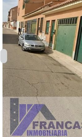 Aparcament de Casa o xalet en venda en Torrijos amb Piscina comunitària