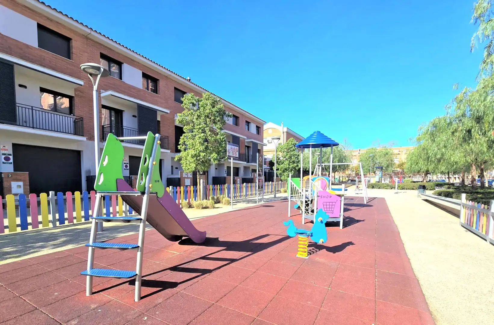 Vista exterior de Casa o xalet en venda en Reus amb Aire condicionat, Calefacció i Jardí privat