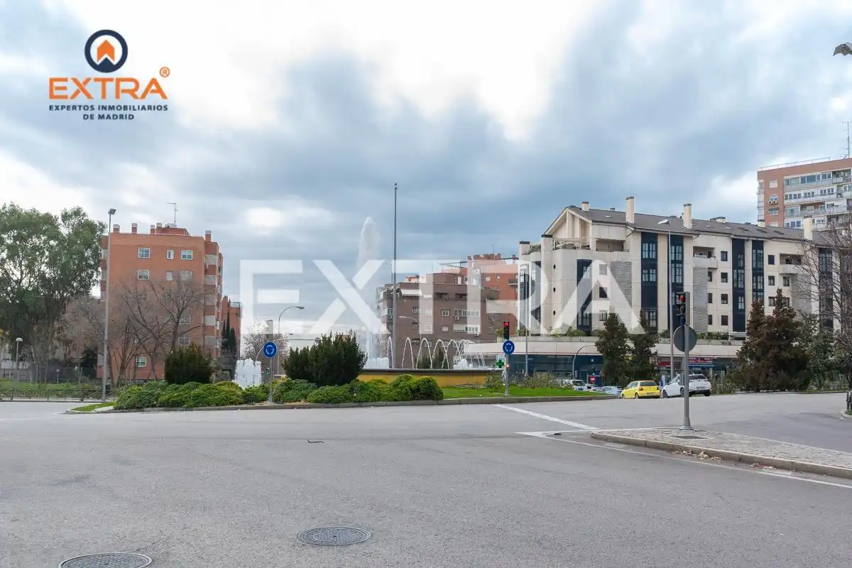 Exterior view of Commercial properties for sale in Madrid