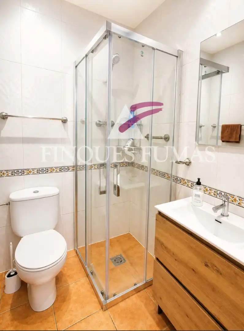 Baño de Piso en venta en Cervera con Aire acondicionado, Calefacción y Amueblado