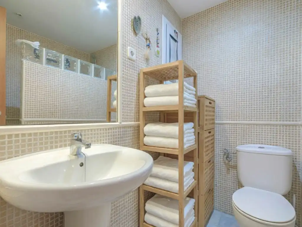 Badezimmer von Wohnung zum Verkauf in Roses
