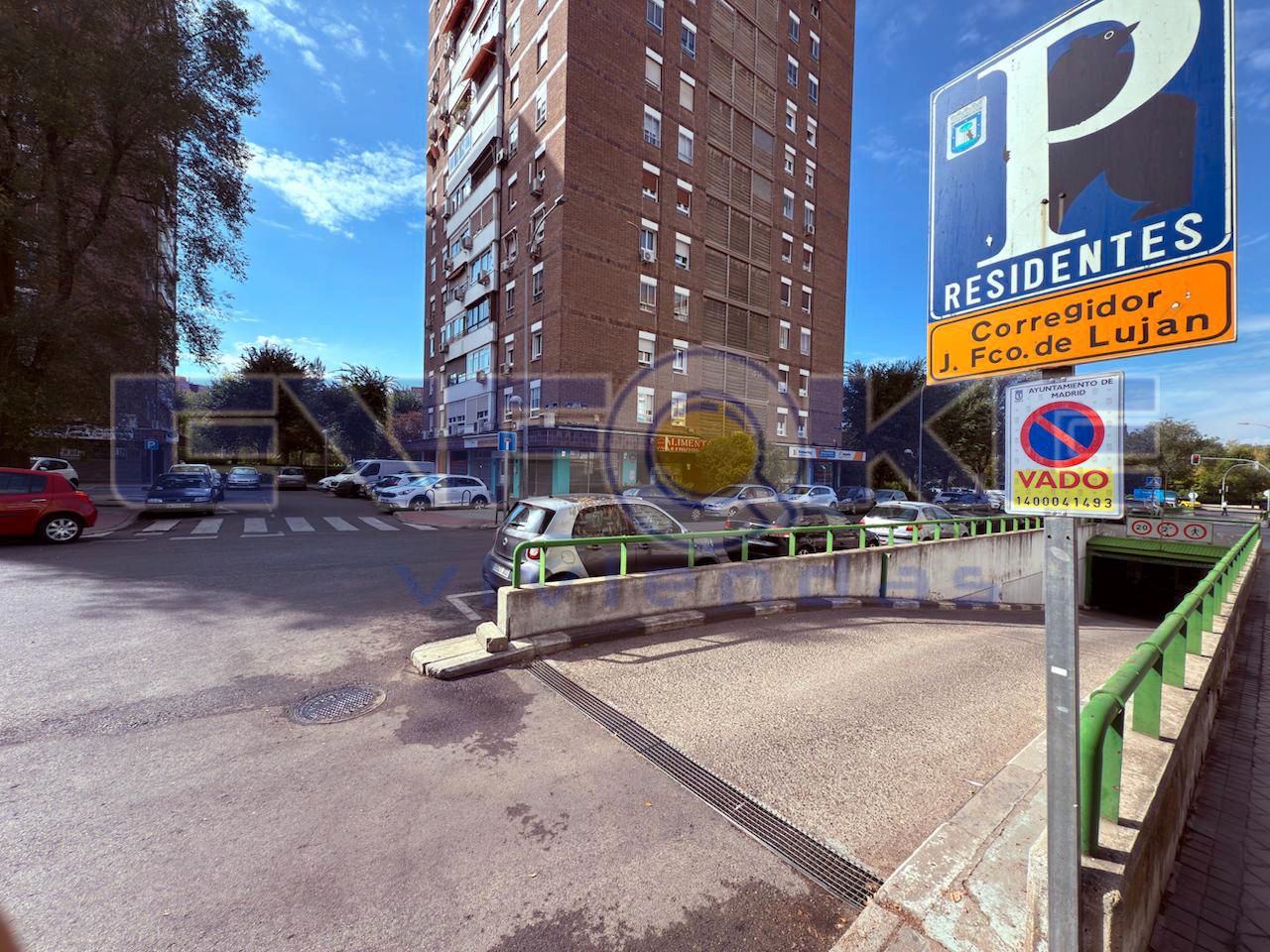 Vista exterior de Local en venta en  Madrid Capital con Calefacción