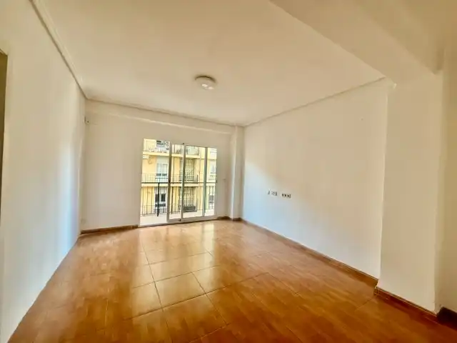 Vista exterior de Piso en venta en Valencia con Balcón