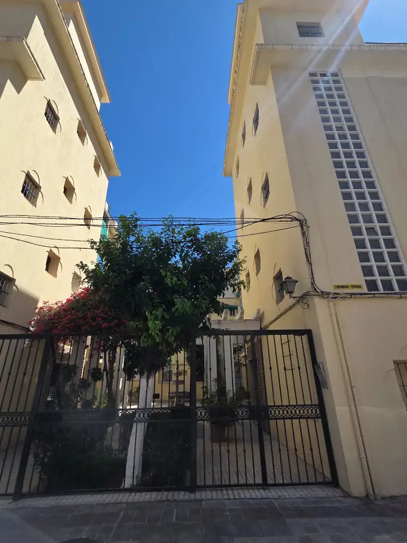 Vista exterior de Piso en venta en Sevilla con Aire acondicionado, Calefacción y Terraza