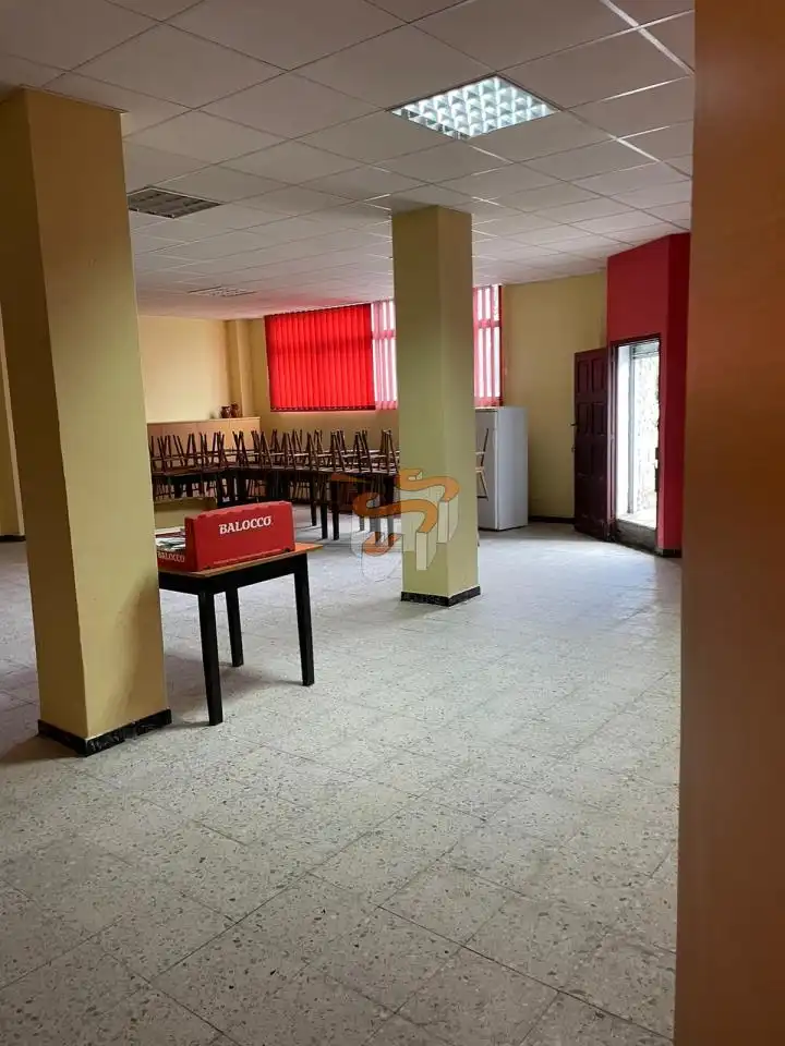 Business premises to rent in A Malata - Catabois - Ciudad Jardín, imagen 4