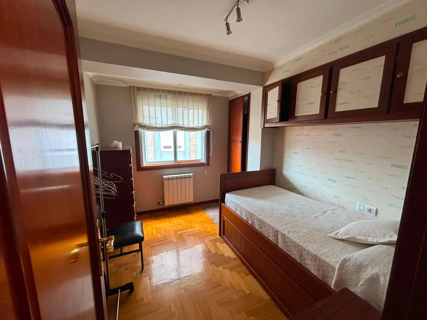 Habitación de Piso de alquiler en Vigo  con Amueblado, Horno y Lavadora
