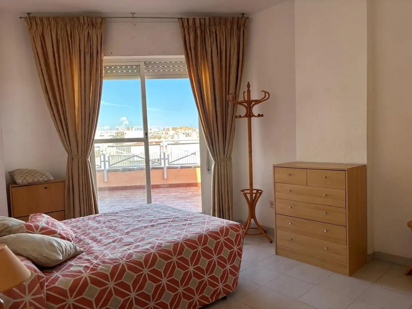 Habitación de Apartamento en venta en Torrevieja con Amueblado
