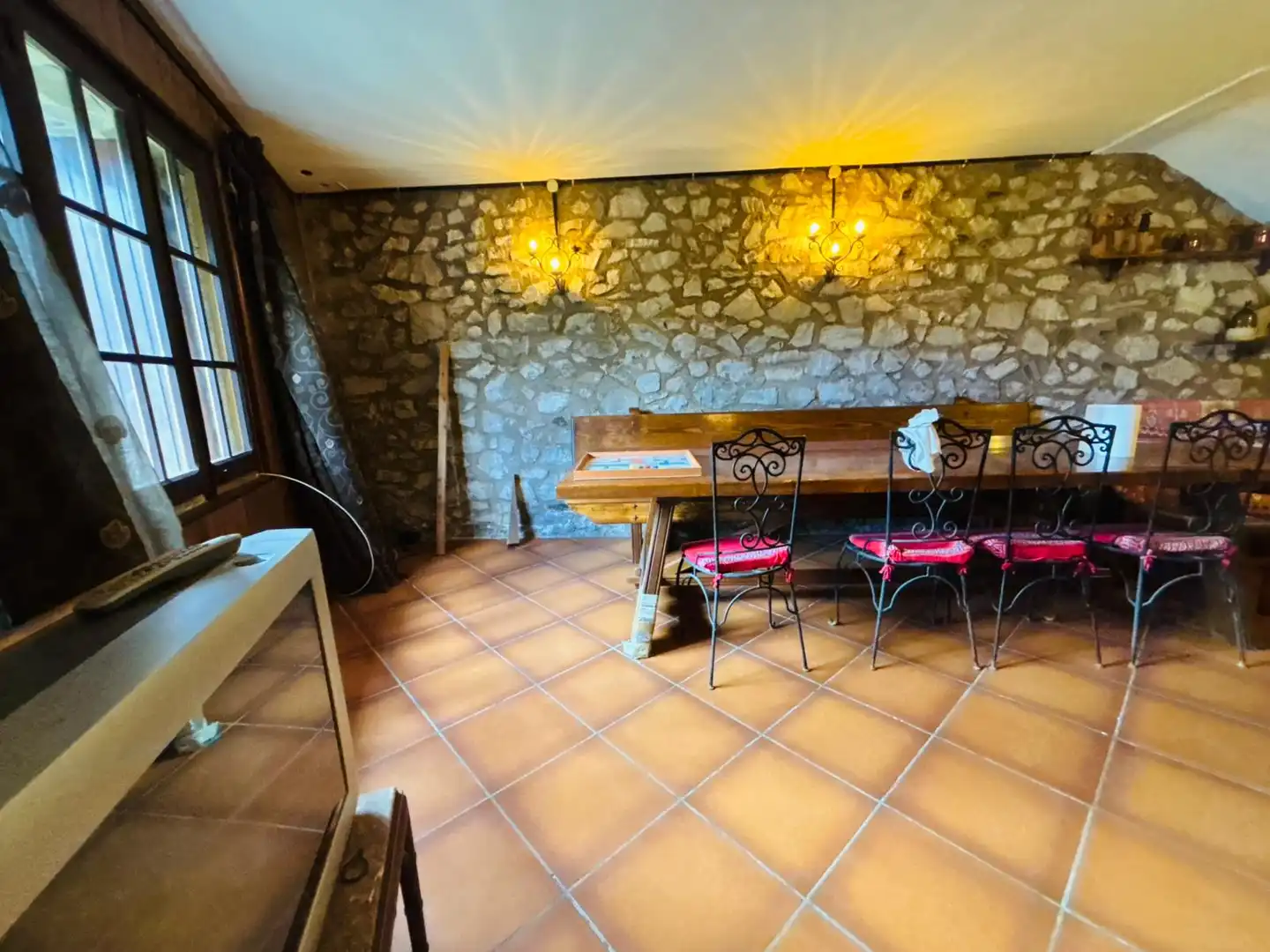 Menjador de Finca rústica en venda en Cornudella de Montsant amb Aire condicionat, Jardí privat i Moblat