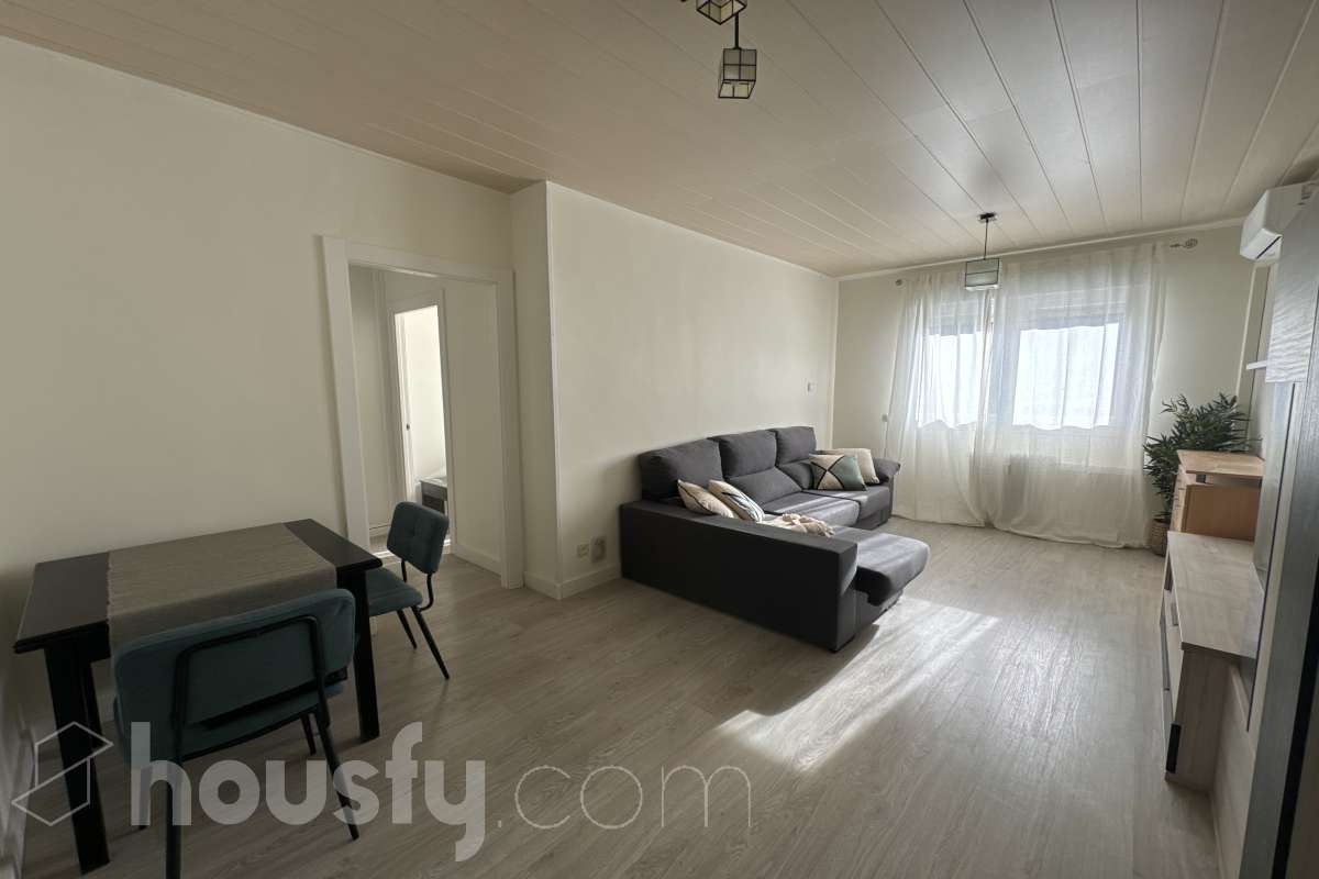 Living room of Flat to rent in  Madrid Capital  with Air Conditioner, Heating and Parquet flooring