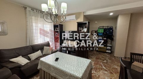 Casa dos plantas con buhardilla en Calle Cigüela., imatge 2