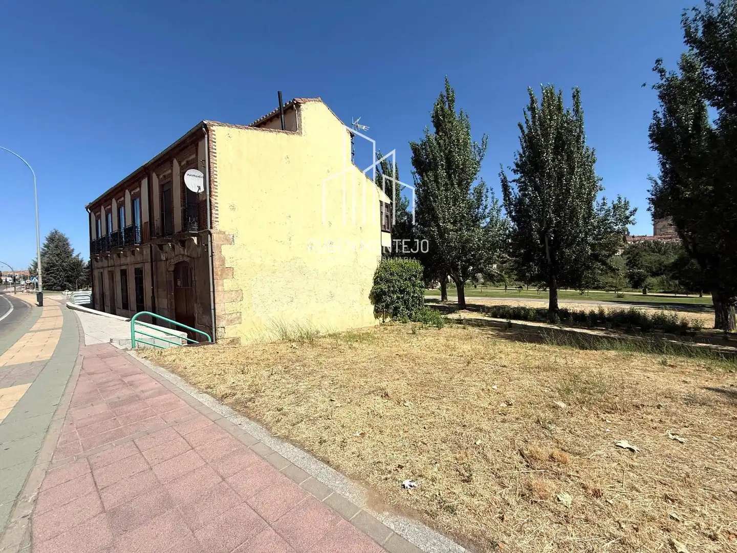 Einfamilien-Reihenhaus zur Miete in Salamanca mit Heizung, Terrasse und Abstellraum