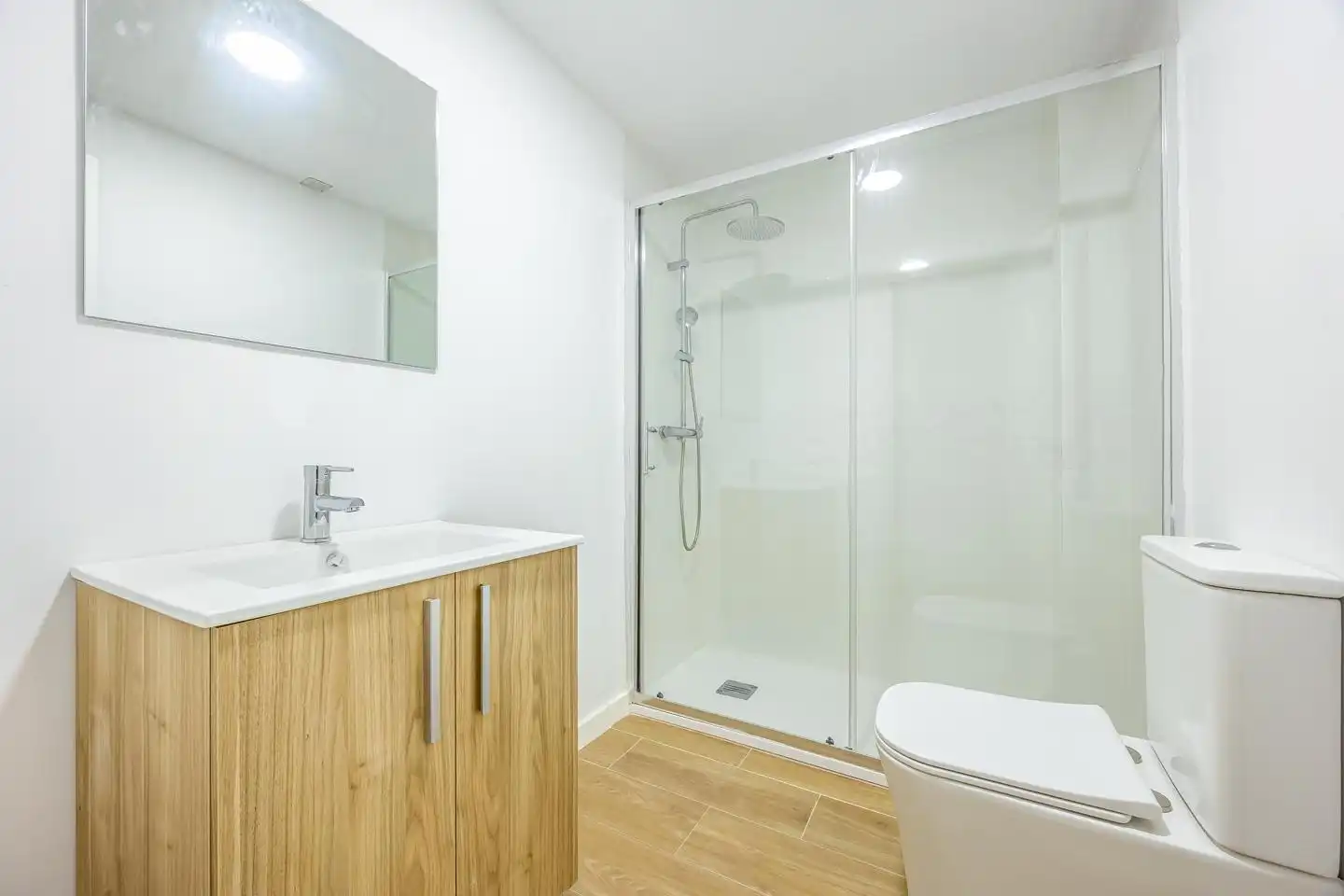 Bathroom of Ground floor for sale in Telde