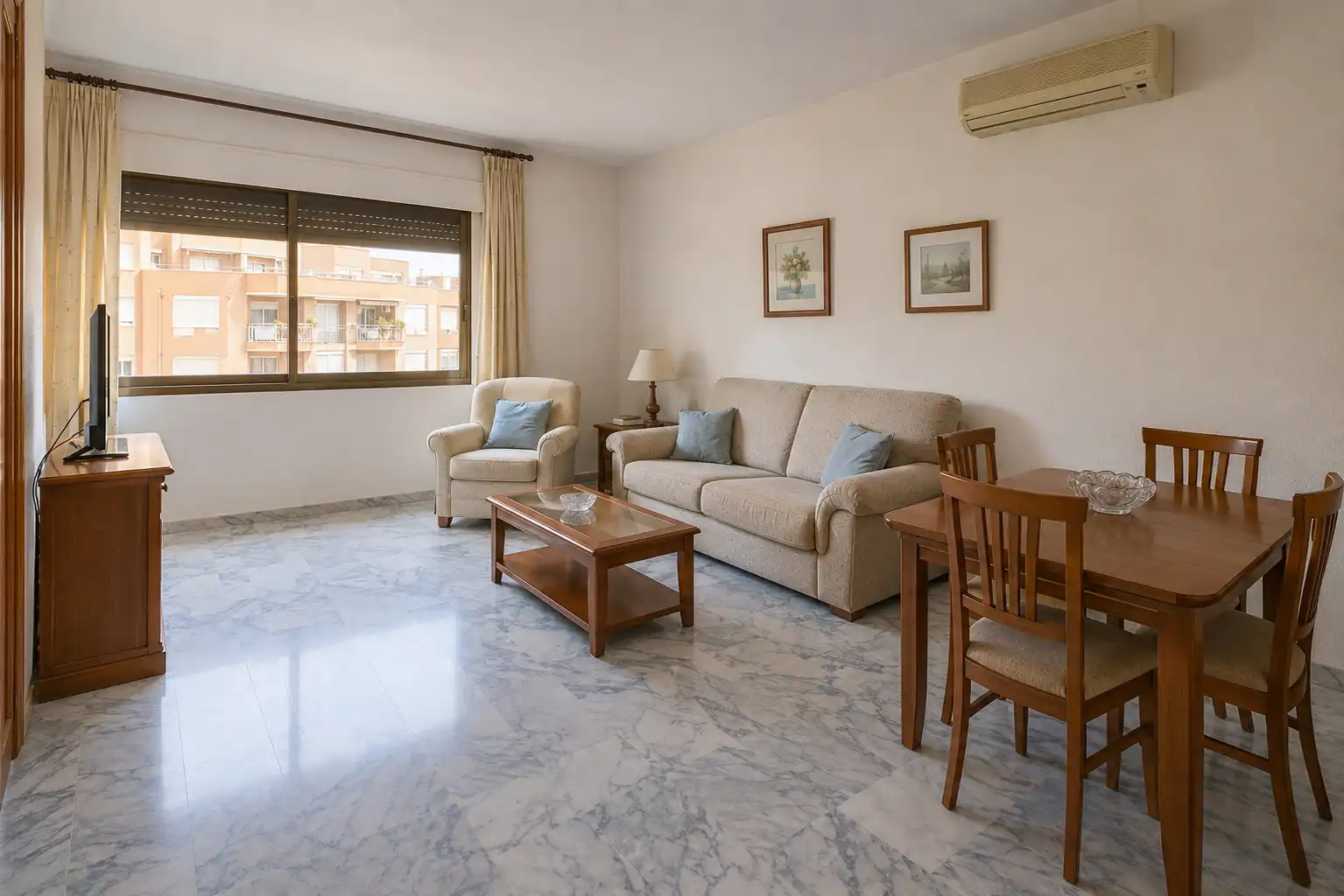 Sala d'estar de Pis en venda en Sevilla amb Aire condicionat, Calefacció i Rentadora