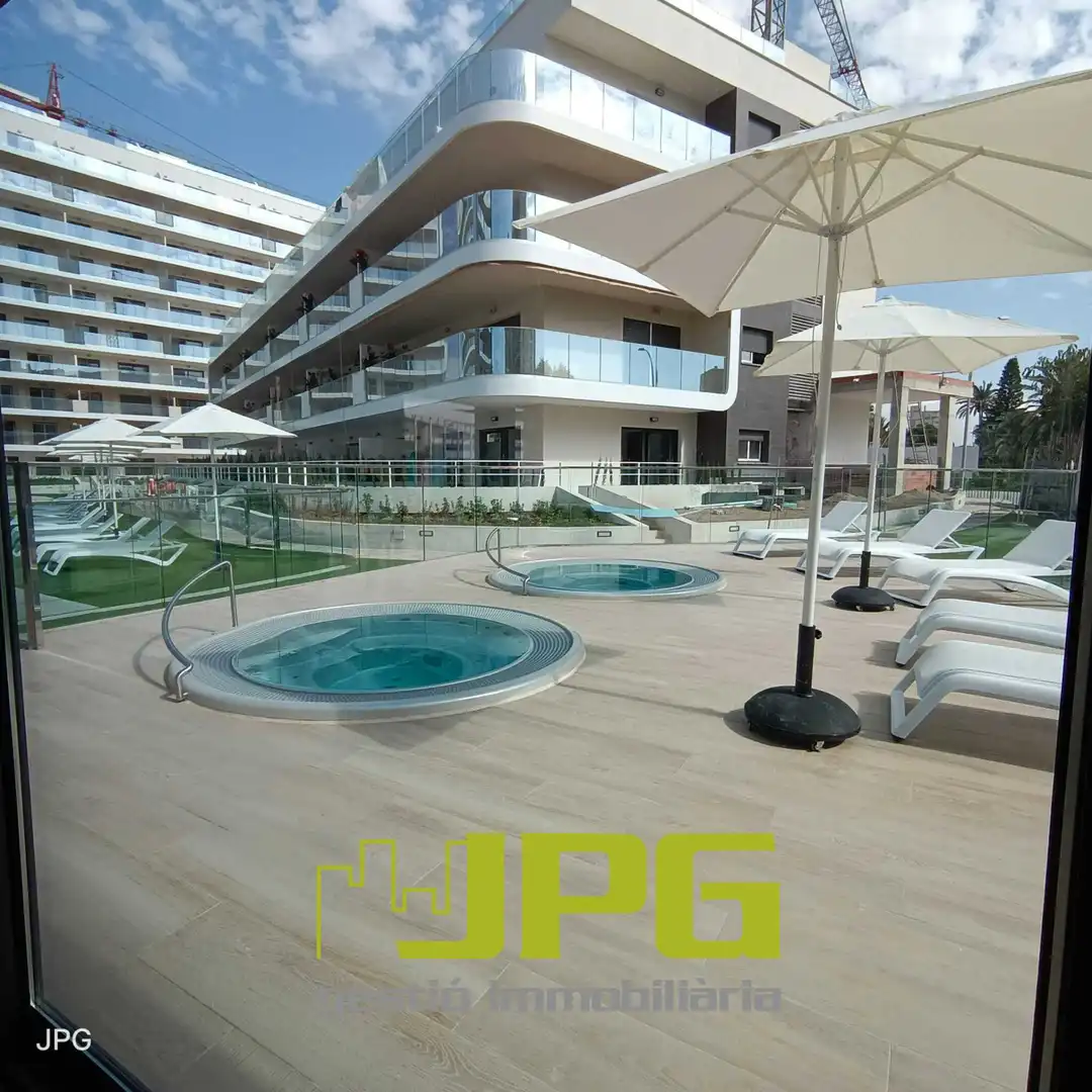 Piso en venta en Calle Violoncellista Vicente Perello, 1, PAU 5