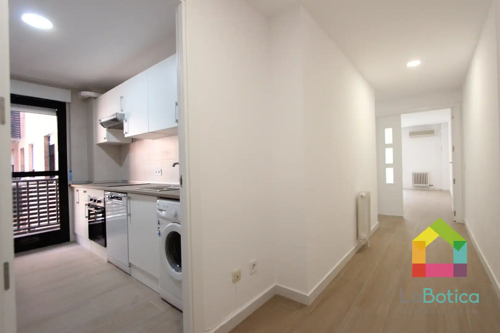 Flat for sale in Toledo  with Air Conditioner and Heating