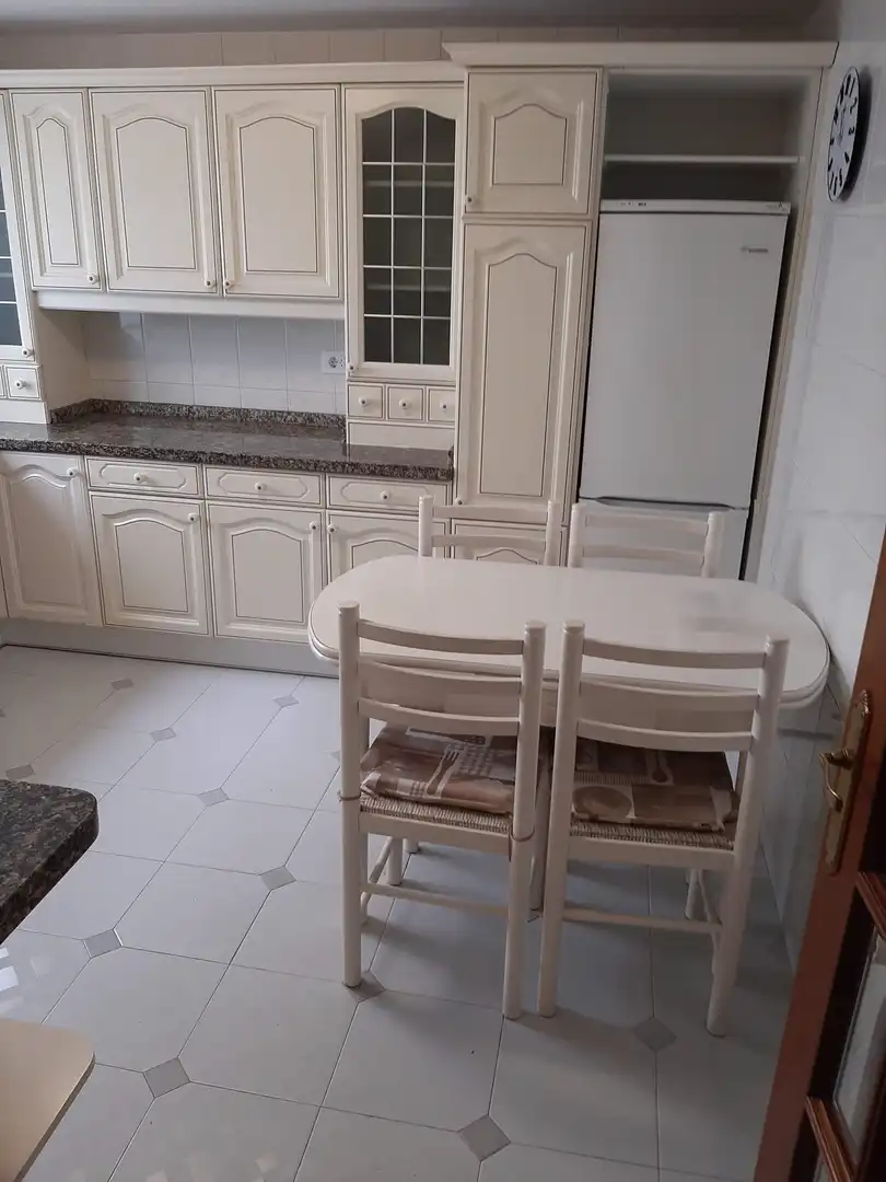Cocina de Dúplex en venta en Oleiros con Calefacción, Parquet y Terraza