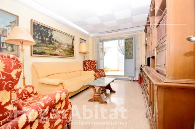 Piso en Venta en Avenida PEREZ GALDOS en La Petxina