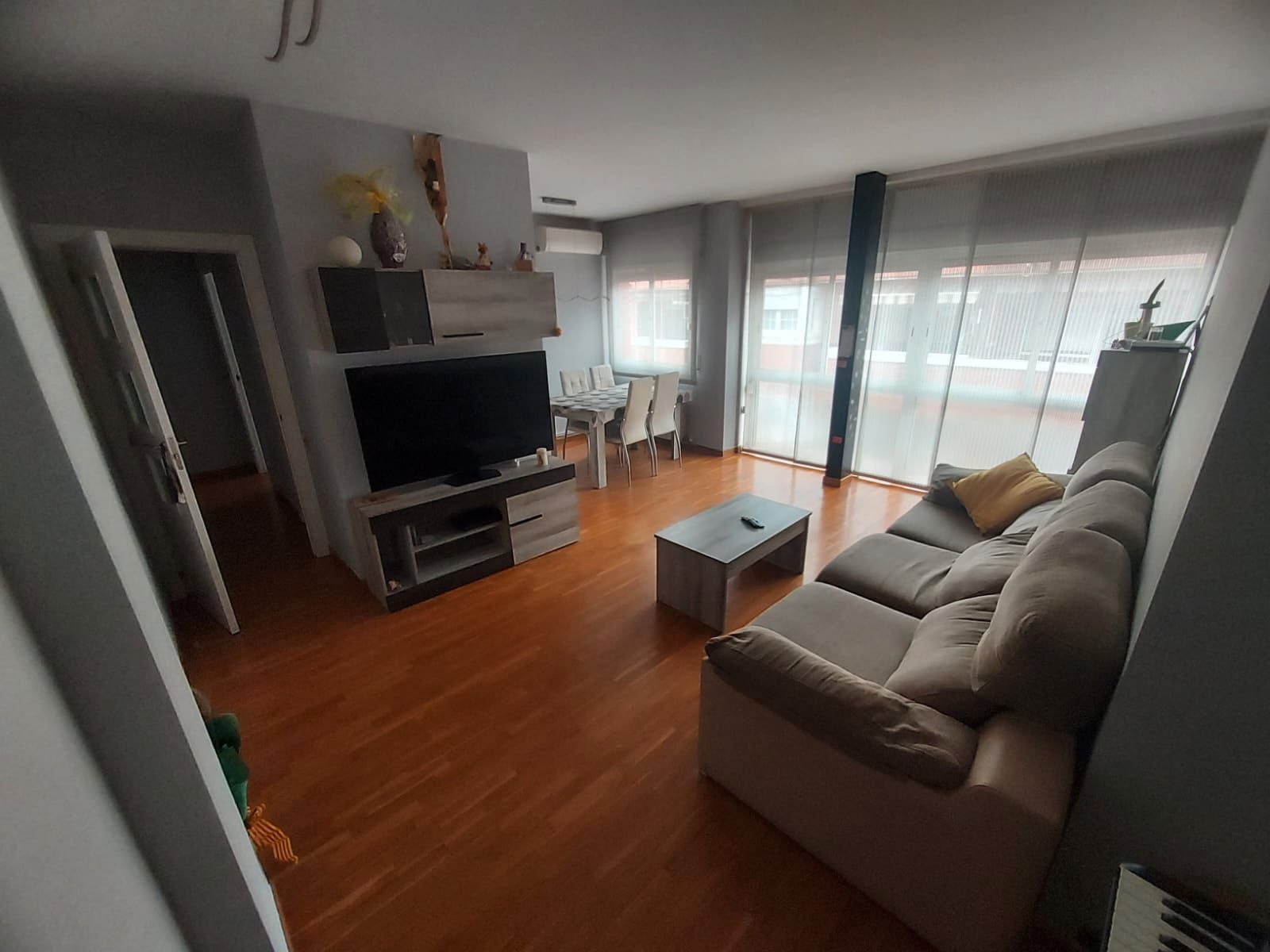 Sala d'estar de Pis en venda en Sabadell amb Aire condicionat, Calefacció i Parquet