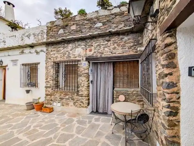 Vista exterior de Piso en venta en Bubión con Calefacción y Piscina comunitaria