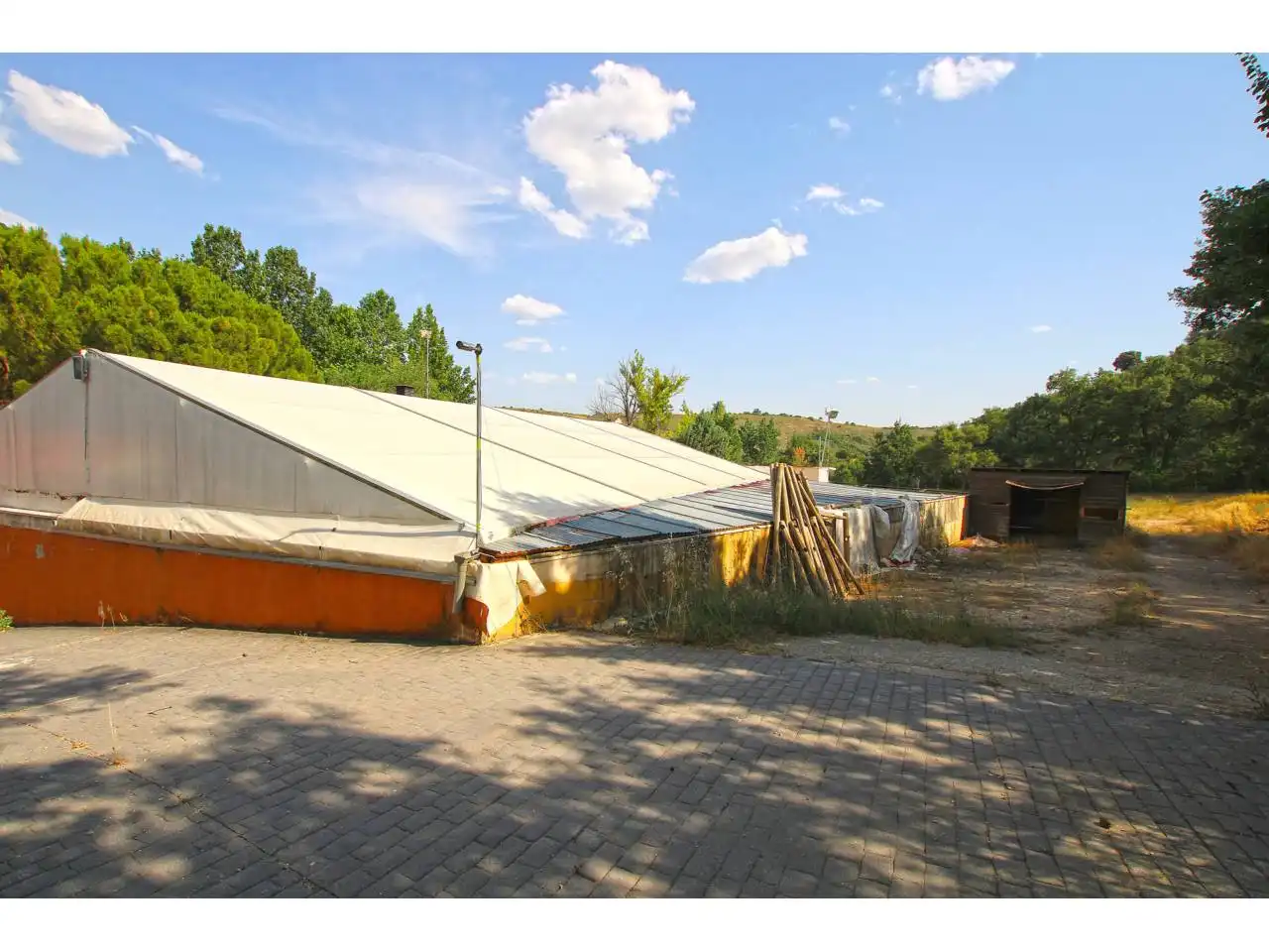 Vista exterior de Terreno en venta en Valdegrudas, Guadalajara