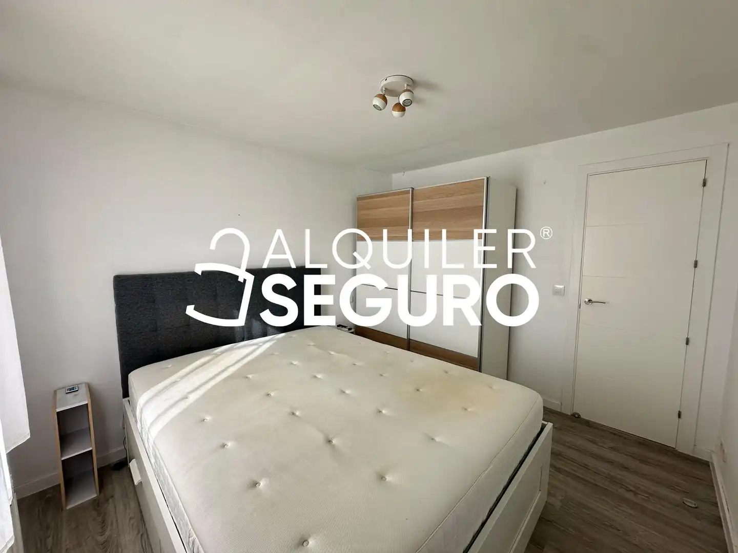 Bedroom of Flat for rent in Madrid  with Air Conditioner, Heating and Furnished