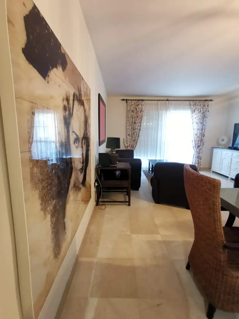Sala de estar de Piso de alquiler en Marbella con Aire acondicionado, Terraza y Amueblado