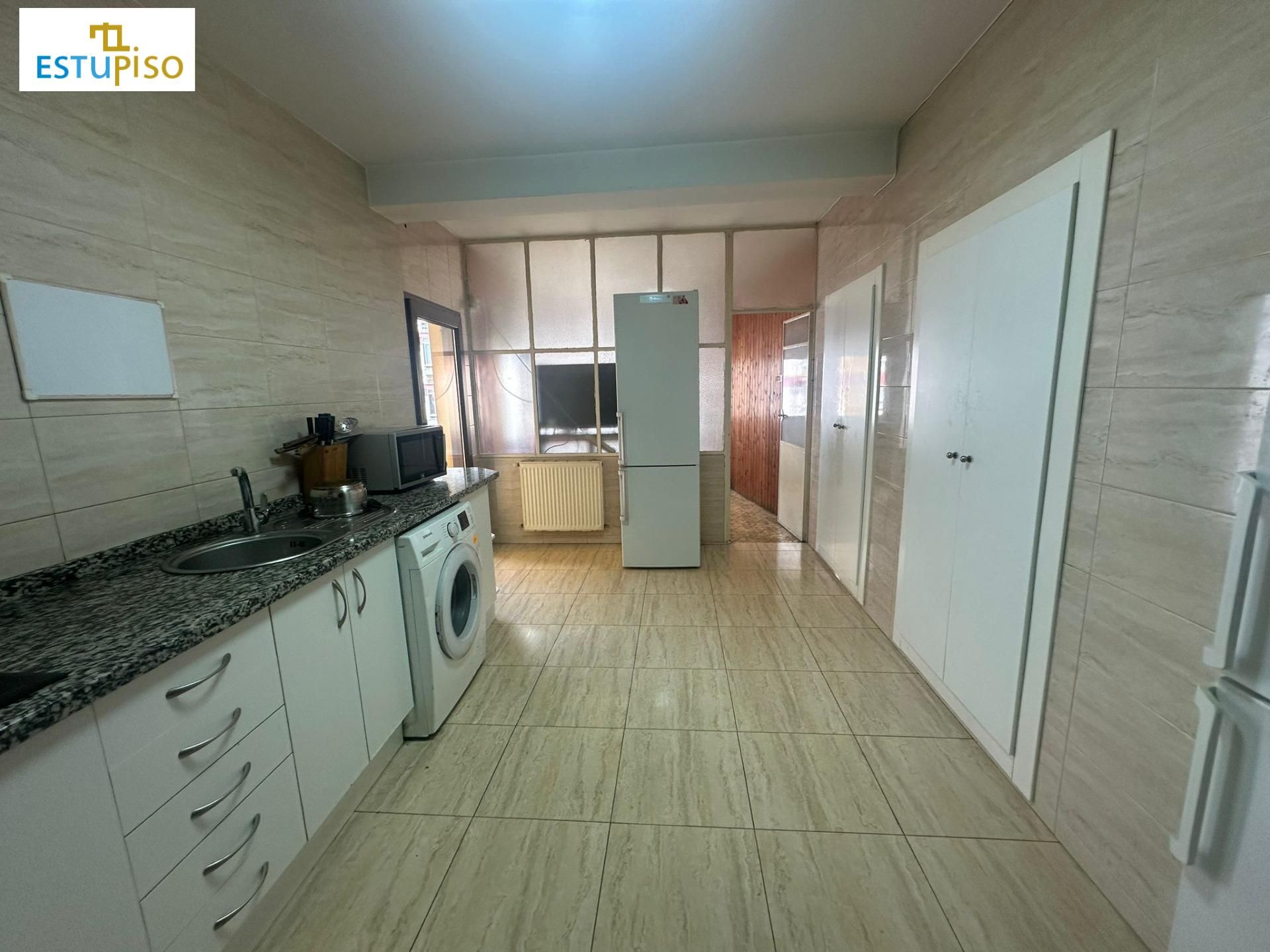 Cocina de Piso en venta en León Capital  con Calefacción y Terraza