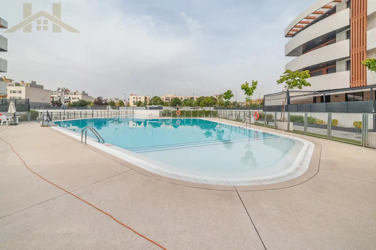 Piscina de Piso en venta en Pinto con Aire acondicionado, Calefacción y Terraza