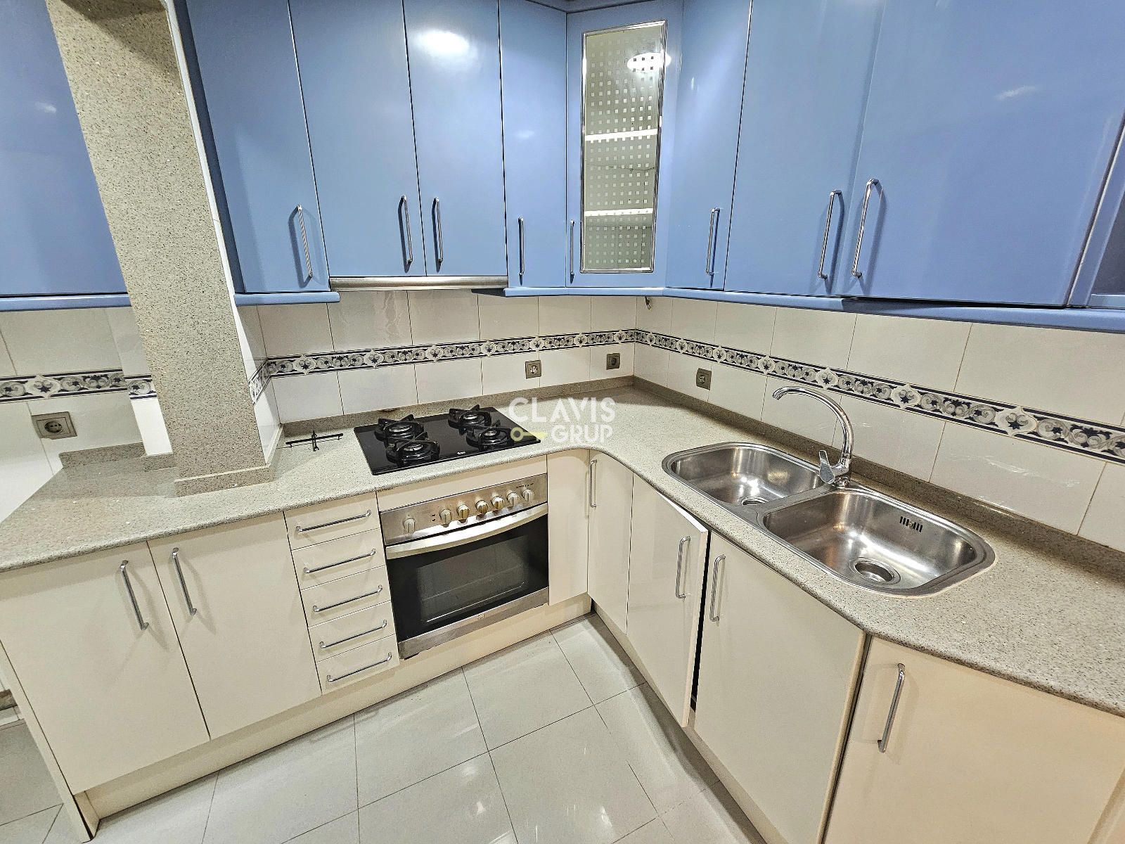 Kitchen of Flat for sale in  Barcelona Capital  with Terrace, Furnished and Oven