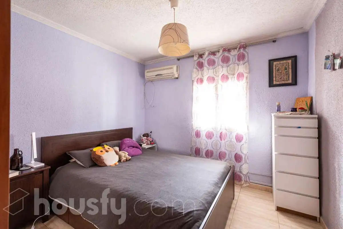 Schlafzimmer von Wohnung zur Miete in Latina