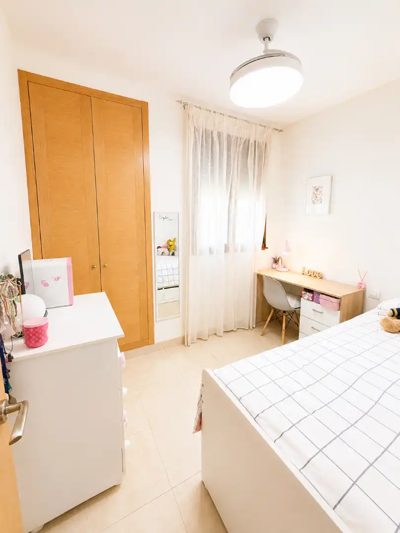 Bedroom of Flat for sale in Sevilla  with Air Conditioner and Community pool